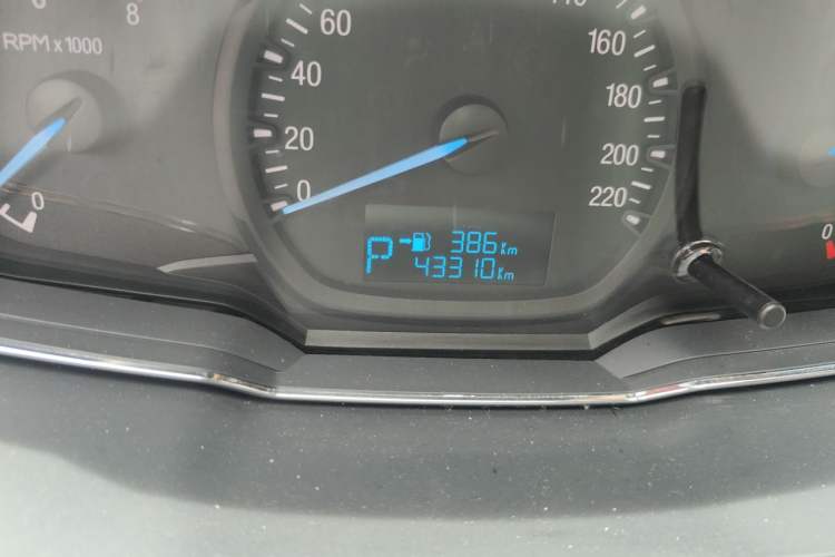 Used Ford Escort 2017 Happiness Edition 1.5L Automatic Fashion Version Odometer Close Up