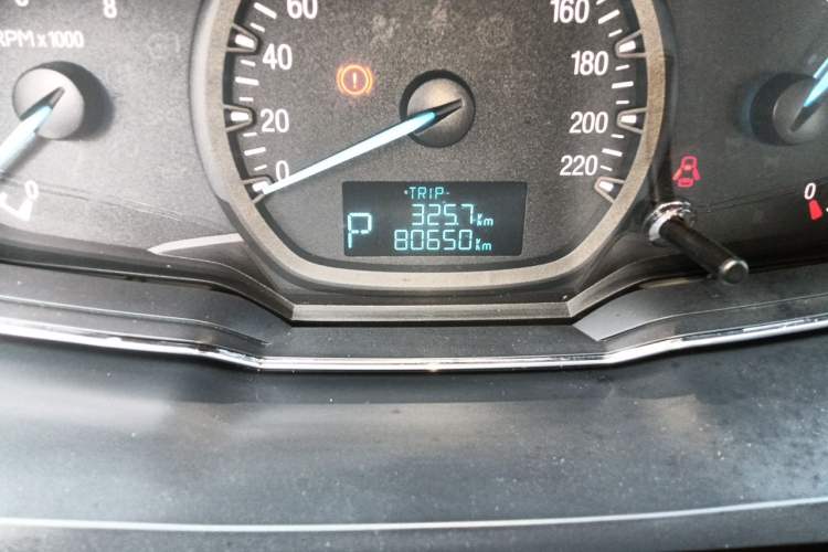Used Ford Escort 2017 Happiness Edition 1.5L Automatic Fashion Version Odometer Close Up