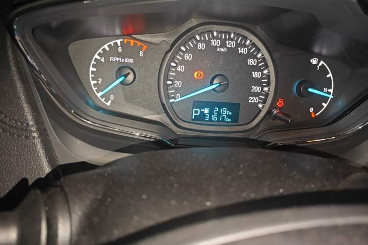Used Ford Escort 2017 Happiness Edition 1.5L Automatic Fashion Version Odometer Close Up
