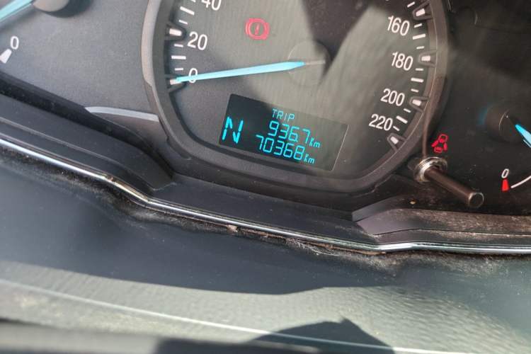 Used Ford Escort 2017 Happiness Edition 1.5L Automatic Fashion Version Odometer Close Up