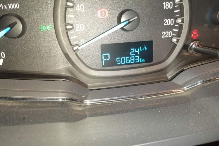 Used Ford Escort 2017 Happiness Edition 1.5L Automatic Fashion Version Odometer Close Up