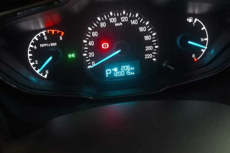 Used Ford Escort 2017 Happiness Edition 1.5L Automatic Fashion Version Odometer Close Up