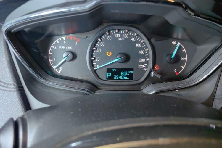 Used Ford Escort 2017 Happiness Edition 1.5L Automatic Fashion Version Odometer Close Up