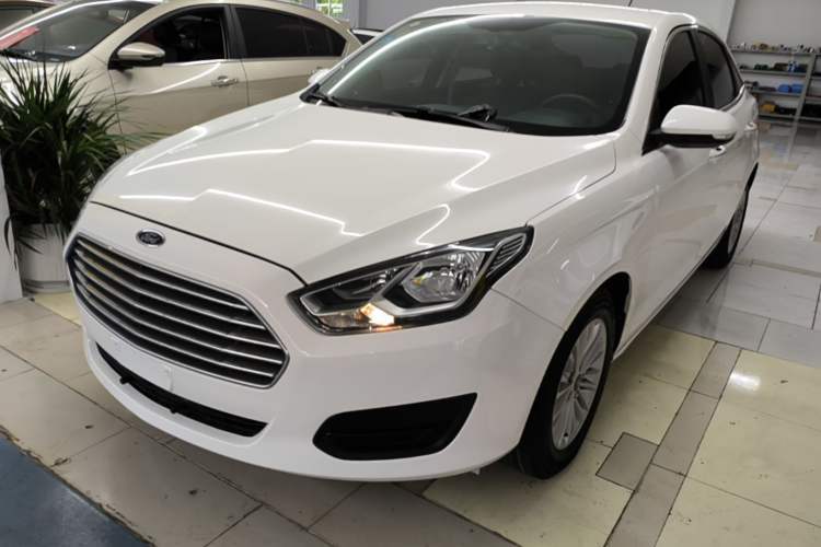 Gebrauchter Ford Escort 2017 Revised Version 1.5L Manual Comfort Edition Guazi used car, China used car export, Used car for sale, Used cars, Cheapest cars for sale