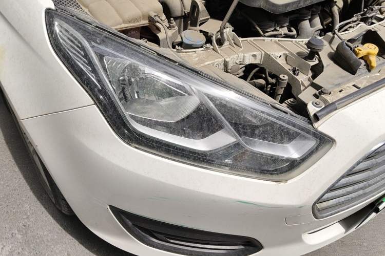 Used Ford Escort 2017 Revised Version 1.5L Automatic Comfort Edition Right Front Headlight