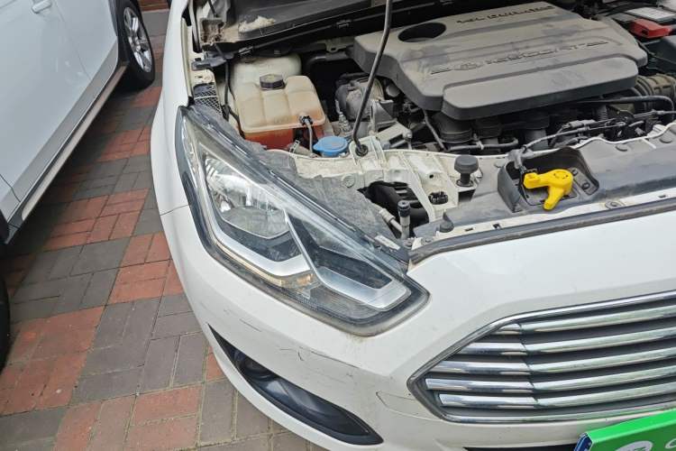 Used Ford Escort 2017 Happiness Edition 1.5L Automatic Fashion Version Right Front Headlight