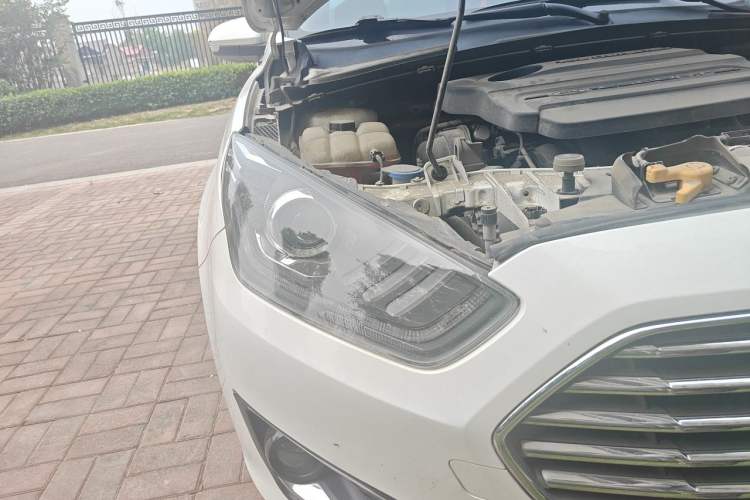 Used Ford Escort 2017 1.5L Manual Comfort Model Right Front Headlight