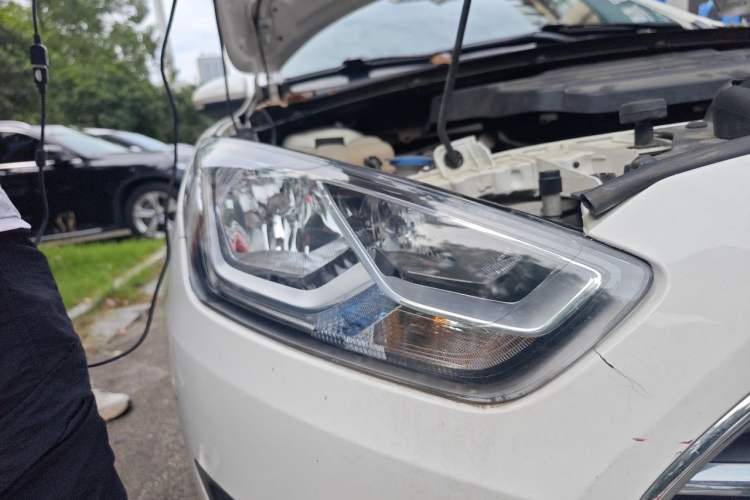 Used Ford Escort 2017 Happiness Edition 1.5L Automatic Fashion Version Right Front Headlight