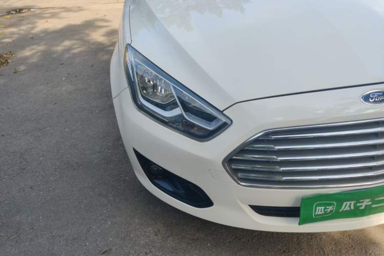 Used Ford Escort 2017 1.5L Manual Comfort Model Right Front Headlight