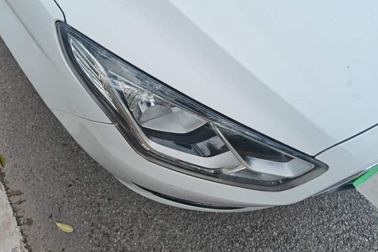 Used Ford Escort 2017 Happiness Edition 1.5L Automatic Fashion Version Right Front Headlight