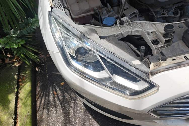 Used Ford Escort 2017 Revised Version 1.5L Automatic Comfort Edition Right Front Headlight