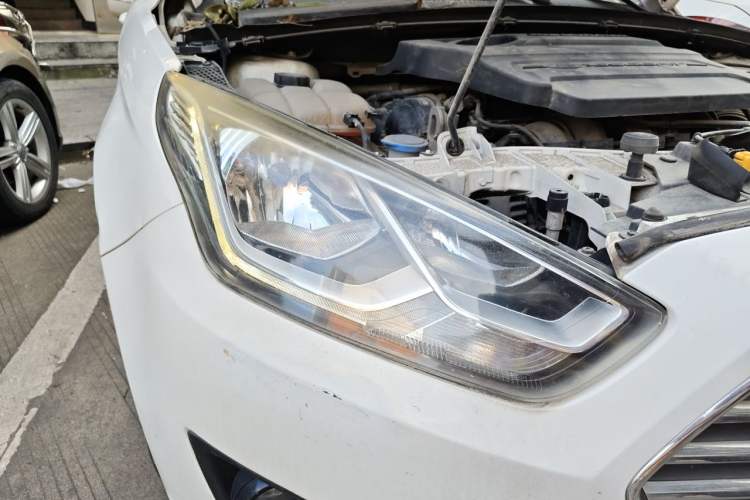 Used Ford Escort 2017 1.5L Manual Comfort Model Right Front Headlight
