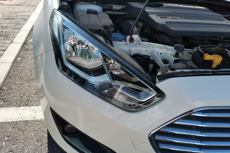 Used Ford Escort 2017 1.5L Manual Comfort Model Right Front Headlight