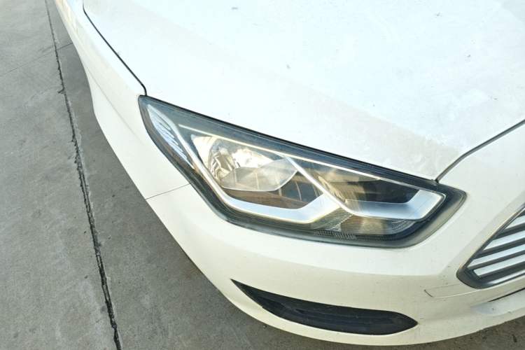 Used Ford Escort 2017 Revised Version 1.5L Automatic Comfort Edition Right Front Headlight