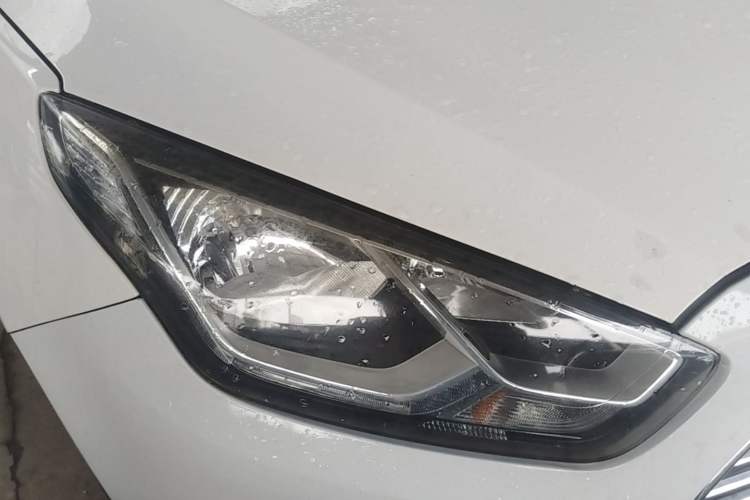 Used Ford Escort 2017 Happiness Edition 1.5L Automatic Fashion Version Right Front Headlight