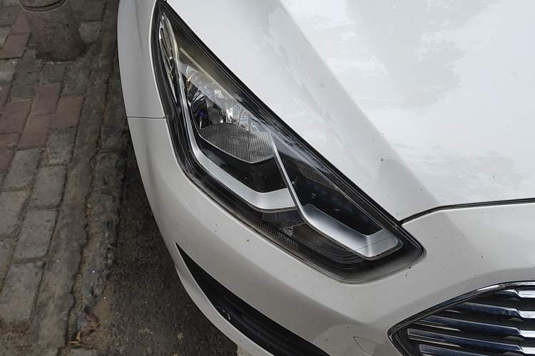 Used Ford Escort 2017 Revised Version 1.5L Automatic Comfort Edition Right Front Headlight