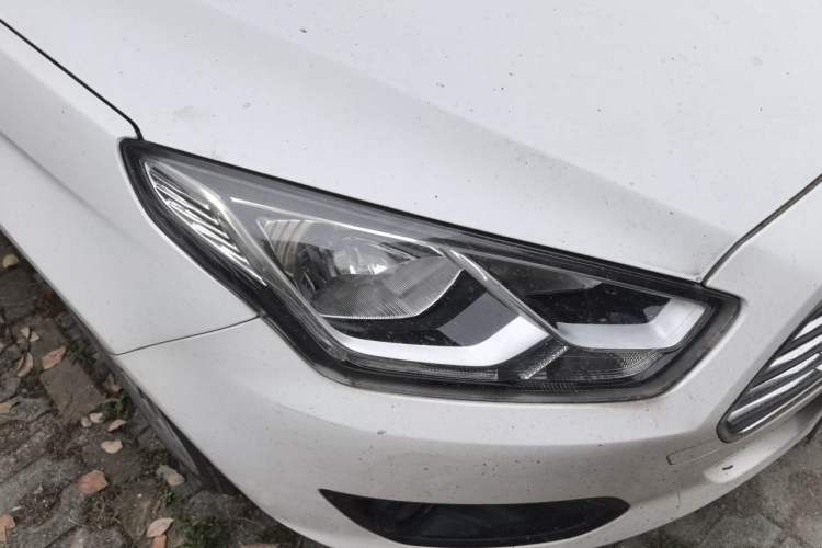 Used Ford Escort 2017 1.5L Manual Comfort Model Right Front Headlight