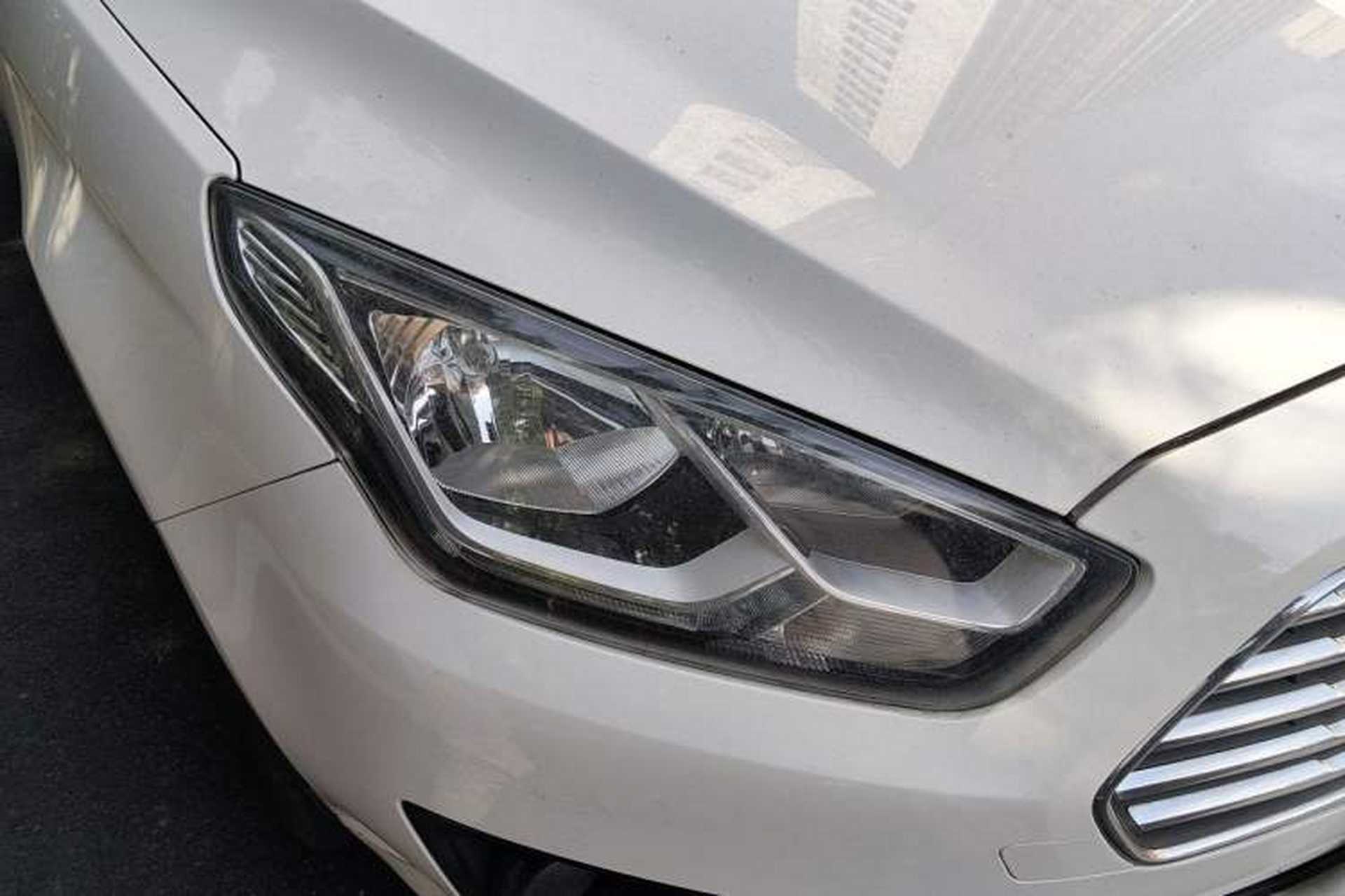 Used Ford Escort 2017 1.5L Automatic Comfort Model Right Front Headlight