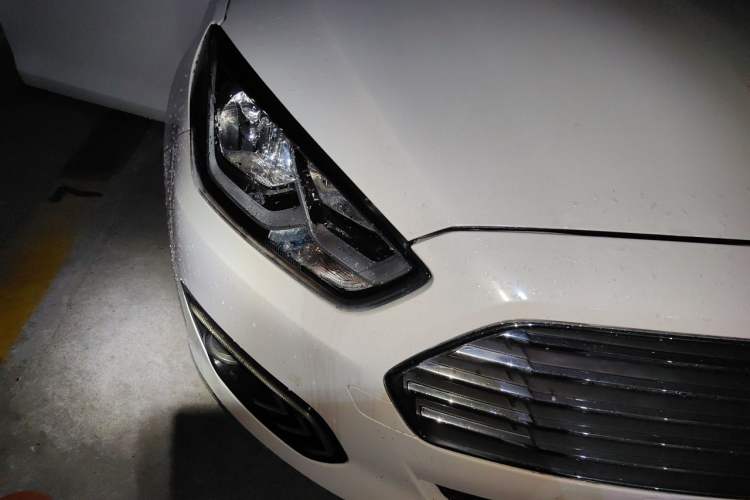 Used Ford Escort 2017 1.5L Automatic Comfort Model Right Front Headlight