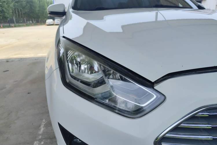 Used Ford Escort 2017 1.5L Manual Comfort Model Right Front Headlight