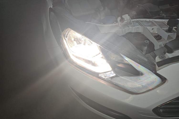 Used Ford Escort 2017 Revised Version 1.5L Automatic Comfort Edition Right Front Headlight