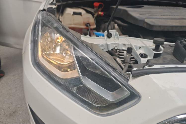 Used Ford Escort 2017 1.5L Manual Comfort Model Right Front Headlight