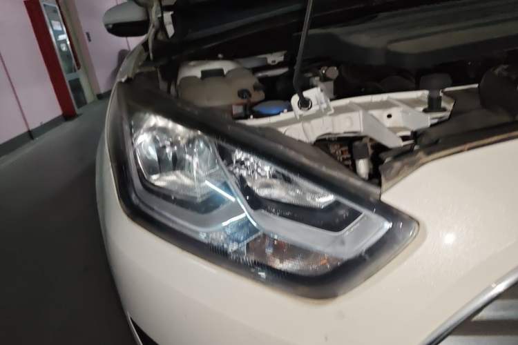 Used Ford Escort 2017 1.5L Manual Comfort Model Right Front Headlight