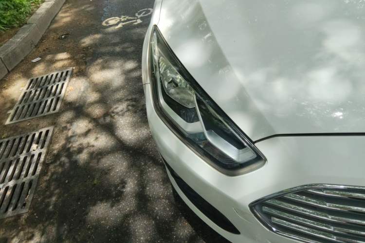 Used Ford Escort 2017 Revised Version 1.5L Automatic Comfort Edition Right Front Headlight