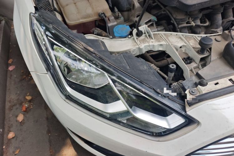Used Ford Escort 2017 Happiness Edition 1.5L Automatic Fashion Version Right Front Headlight
