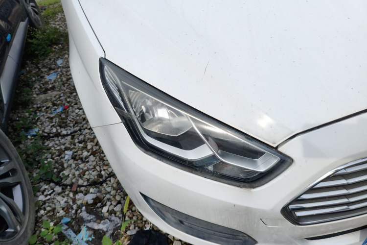 Used Ford Escort 2017 Revised Version 1.5L Automatic Comfort Edition Right Front Headlight