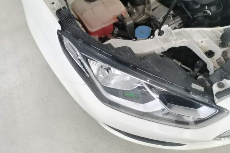 Used Ford Escort 2017 Revised Version 1.5L Automatic Comfort Edition Right Front Headlight