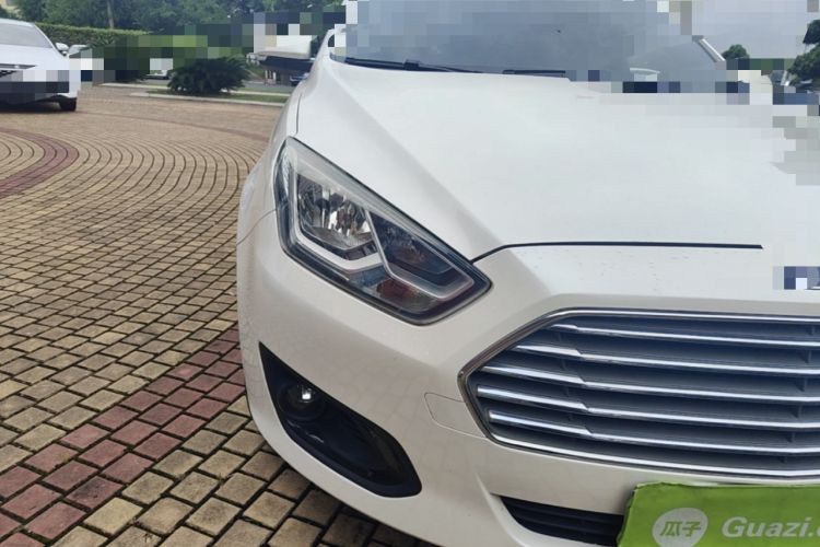 Used Ford Escort 2017 Happiness Edition 1.5L Automatic Fashion Version Right Front Headlight