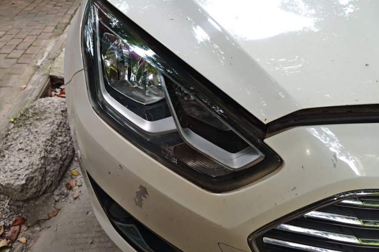 Used Ford Escort 2017 Happiness Edition 1.5L Automatic Fashion Version Right Front Headlight