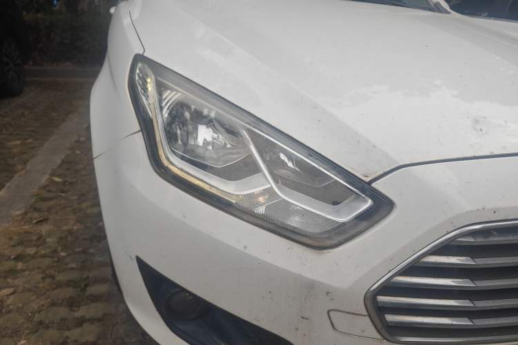 Used Ford Escort 2017 1.5L Manual Comfort Model Right Front Headlight