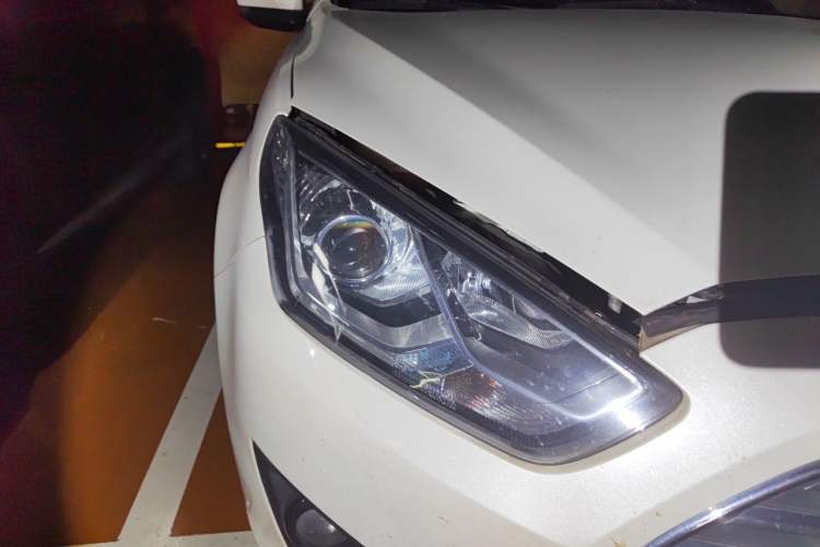 Used Ford Escort 2017 Happiness Edition 1.5L Automatic Fashion Version Right Front Headlight