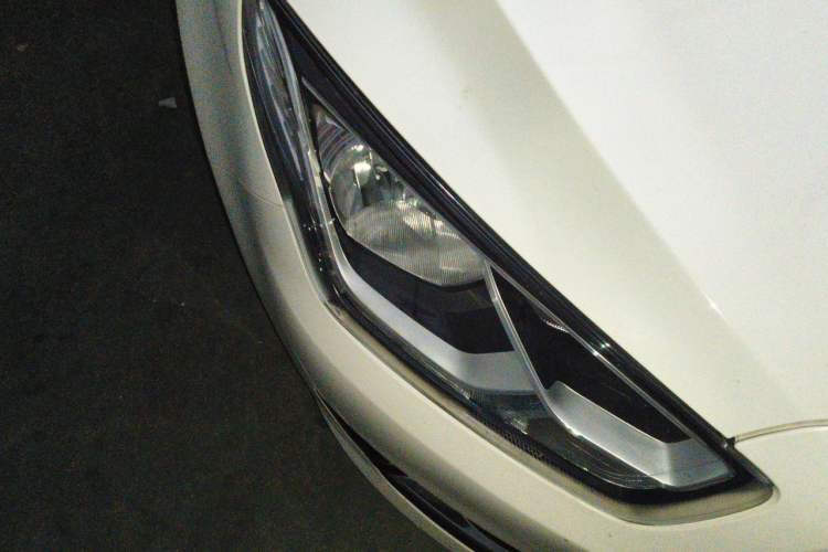 Used Ford Escort 2017 Happiness Edition 1.5L Automatic Fashion Version Right Front Headlight