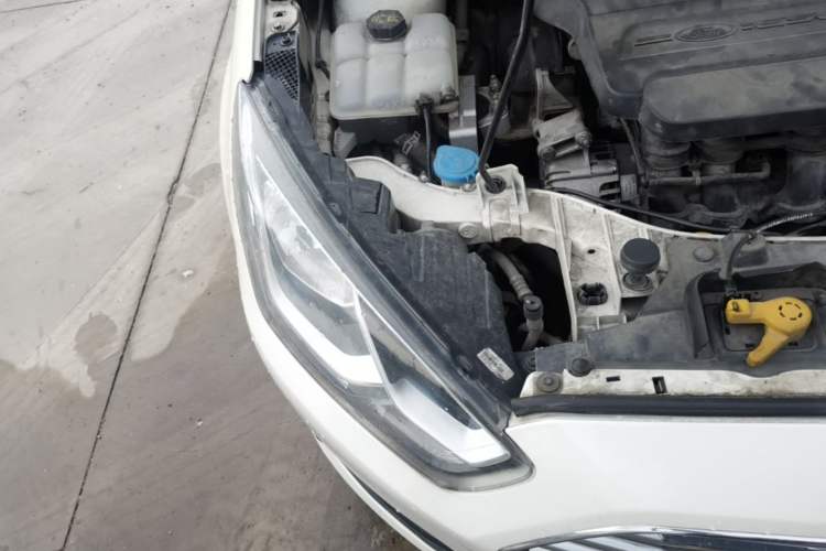 Used Ford Escort 2017 1.5L Manual Comfort Model Right Front Headlight