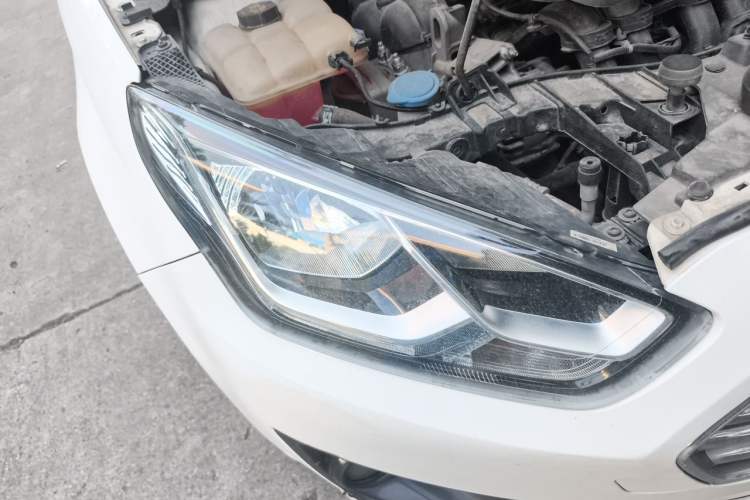 Used Ford Escort 2017 1.5L Manual Comfort Model Right Front Headlight