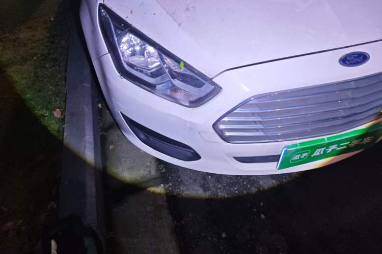 Used Ford Escort 2017 1.5L Manual Comfort Model Right Front Headlight