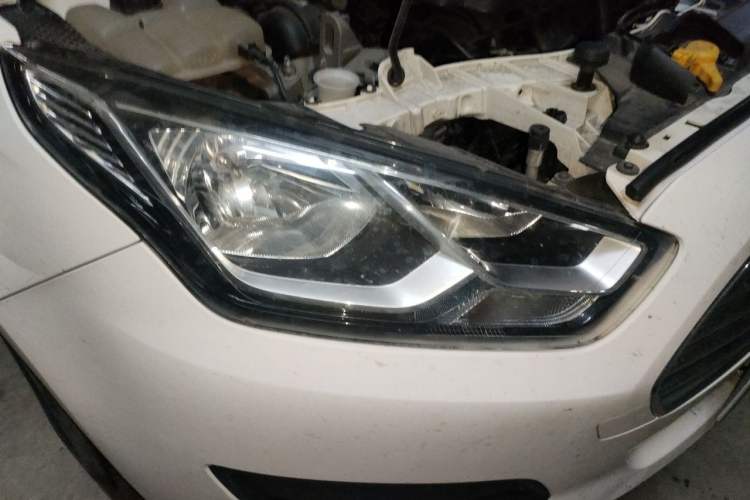 Used Ford Escort 2017 Revised Version 1.5L Automatic Comfort Edition Right Front Headlight