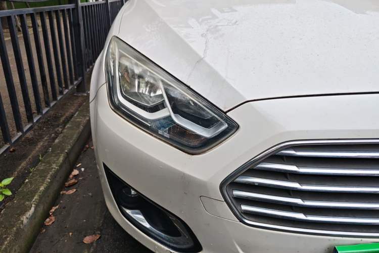 Used Ford Escort 2017 Happiness Edition 1.5L Automatic Fashion Version Right Front Headlight