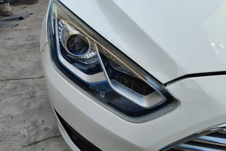 Used Ford Escort 2017 Revised Version 1.5L Automatic Comfort Edition Right Front Headlight