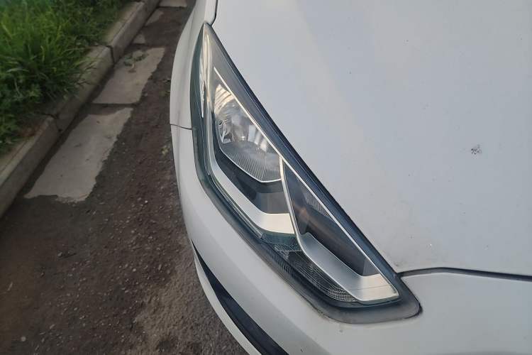 Used Ford Escort 2017 1.5L Manual Comfort Model Right Front Headlight