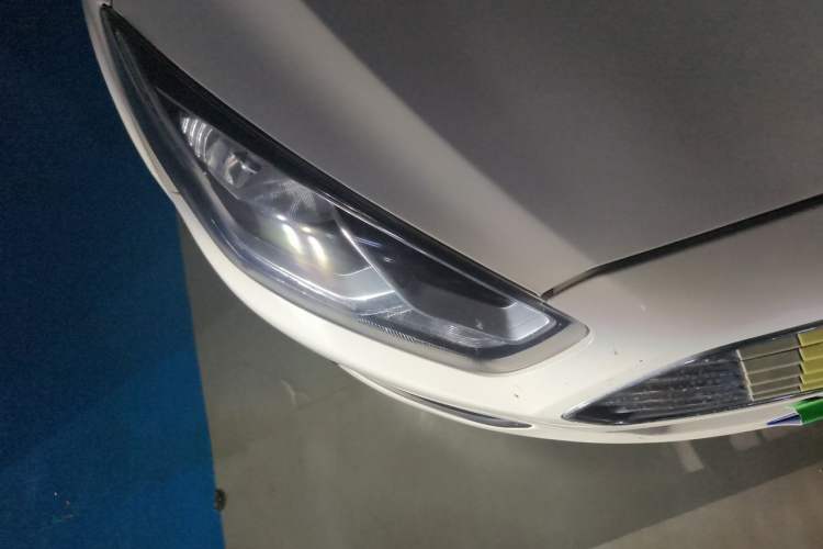 Used Ford Escort 2017 Happiness Edition 1.5L Automatic Fashion Version Right Front Headlight