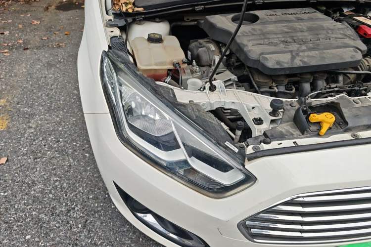 Used Ford Escort 2017 Happiness Edition 1.5L Automatic Fashion Version Right Front Headlight
