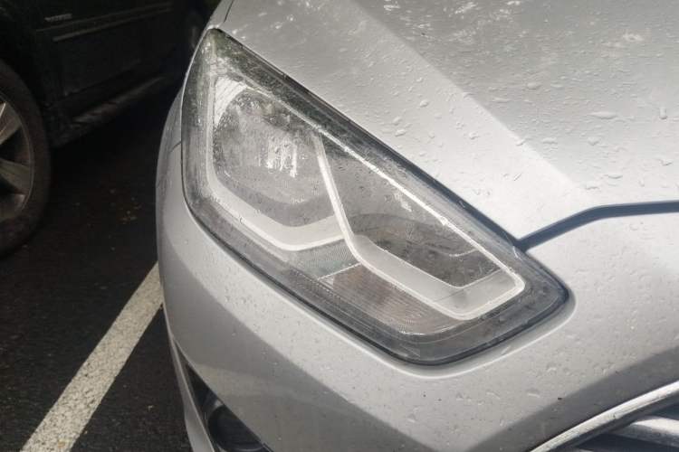 Used Ford Escort 2017 Happiness Edition 1.5L Automatic Fashion Version Right Front Headlight