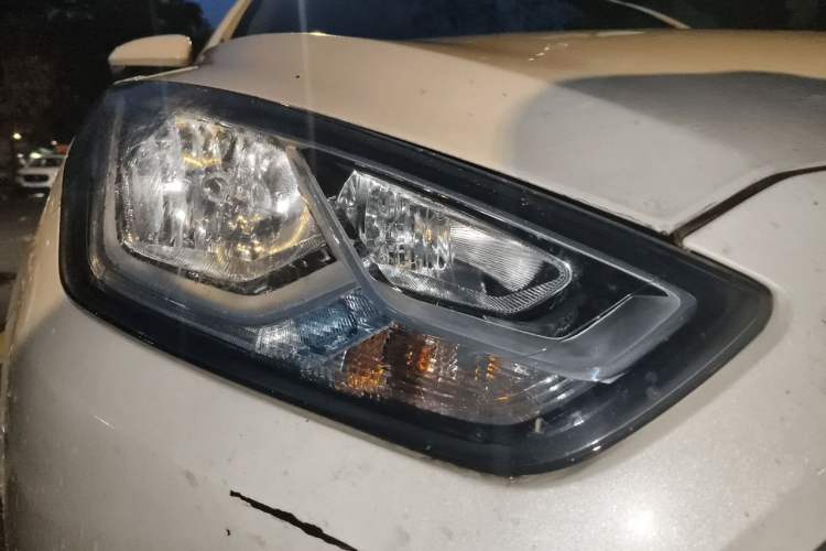Used Ford Escort 2017 Happiness Edition 1.5L Automatic Fashion Version Right Front Headlight