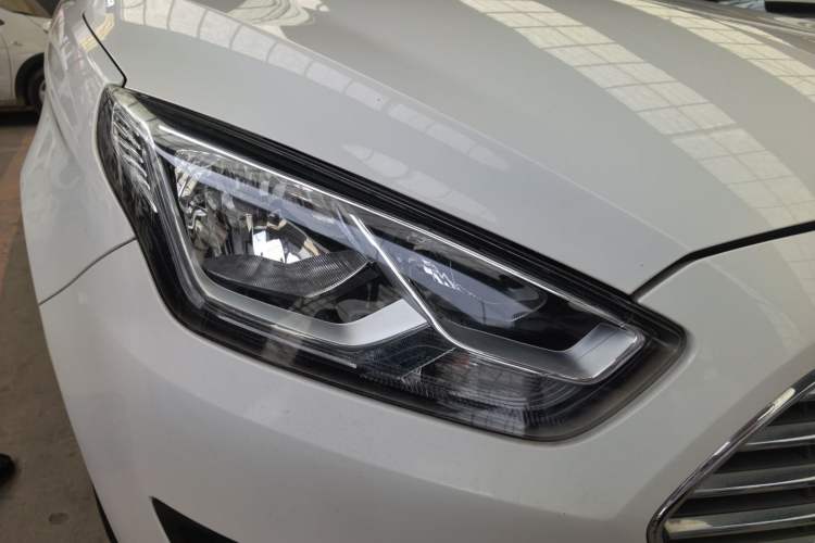Used Ford Escort 2017 1.5L Automatic Comfort Model Right Front Headlight
