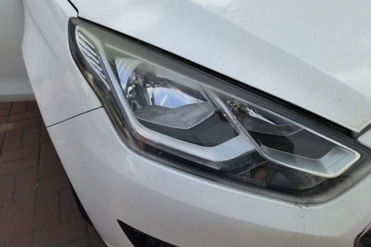Used Ford Escort 2017 Happiness Edition 1.5L Automatic Fashion Version Right Front Headlight