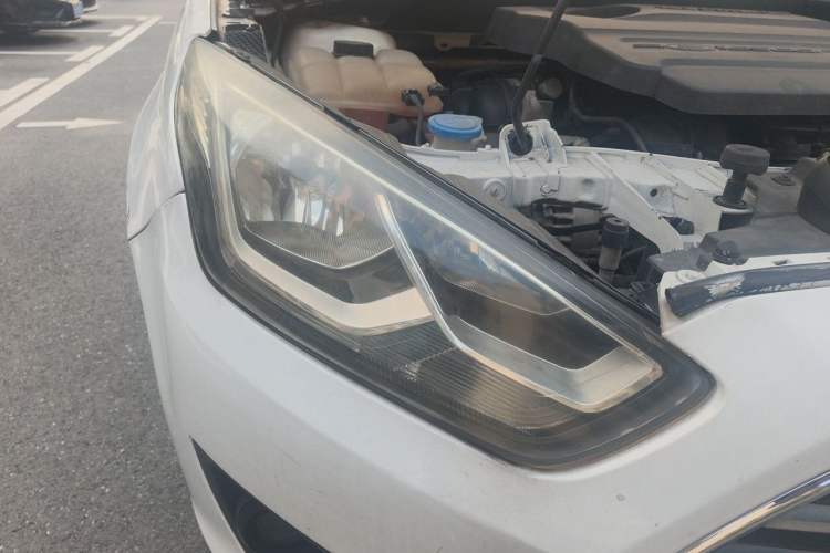 Used Ford Escort 2017 Revised Version 1.5L Automatic Comfort Edition Right Front Headlight